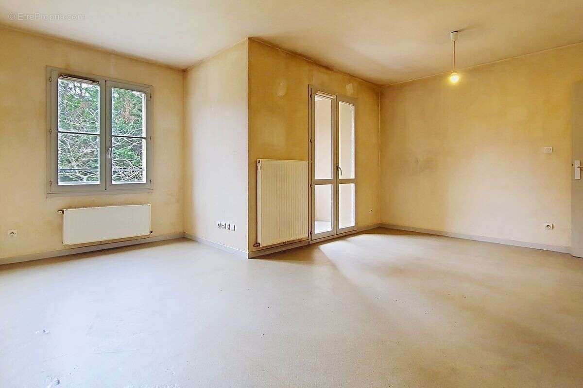 Appartement à FLEURIEUX-SUR-L'ARBRESLE