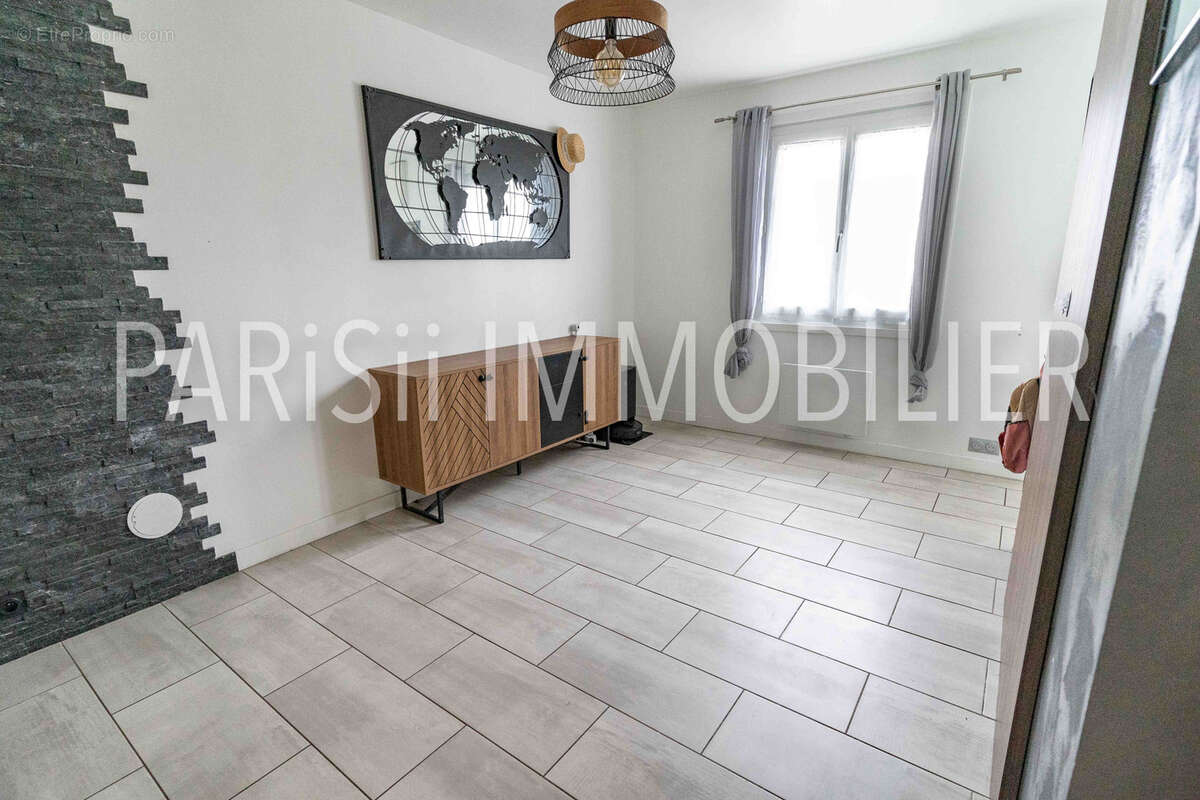 Maison à MONTIGNY-LES-CORMEILLES