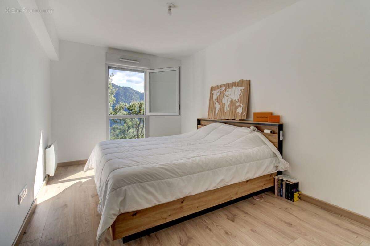 Appartement à GILETTE