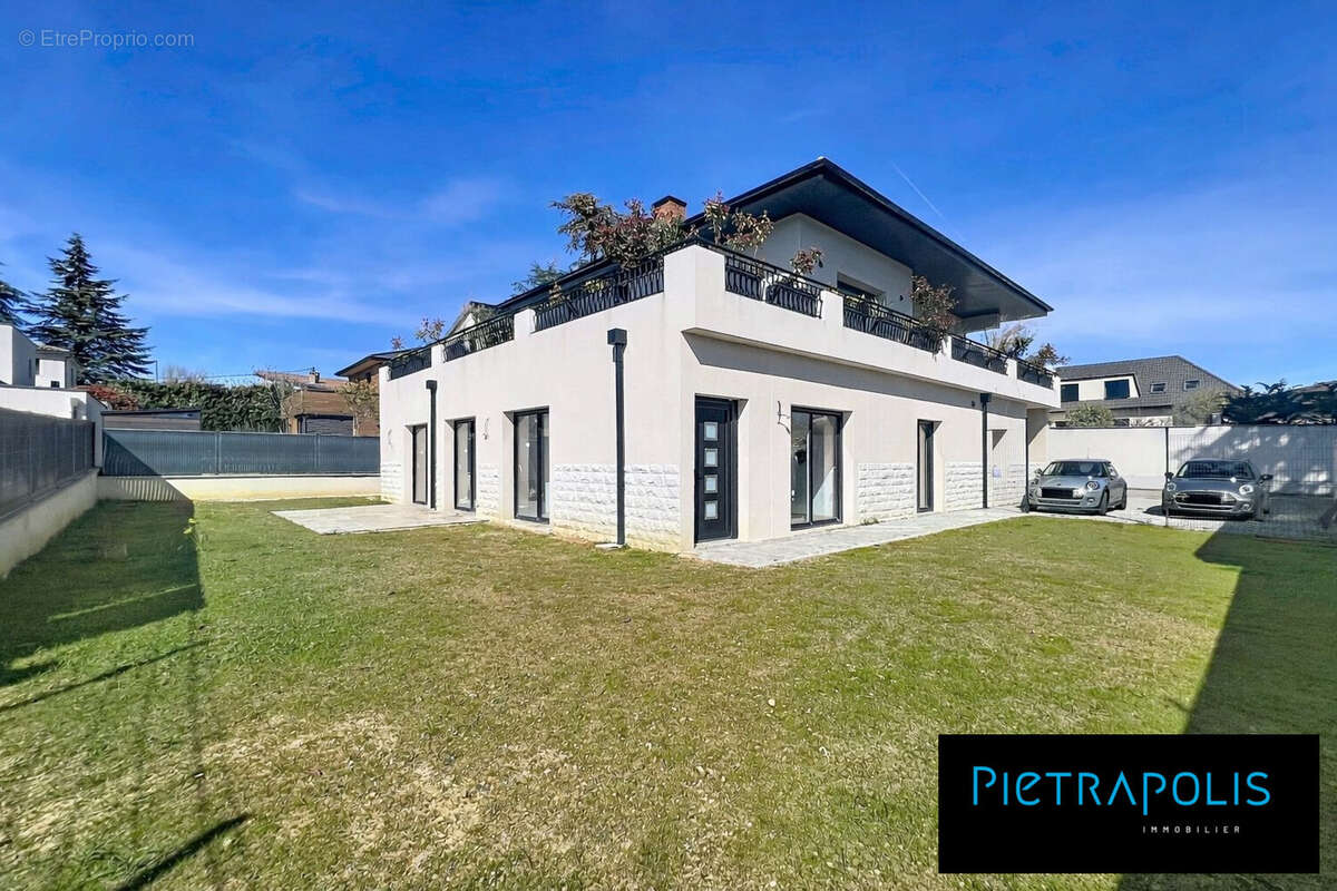 Appartement à FONTAINES-SUR-SAONE