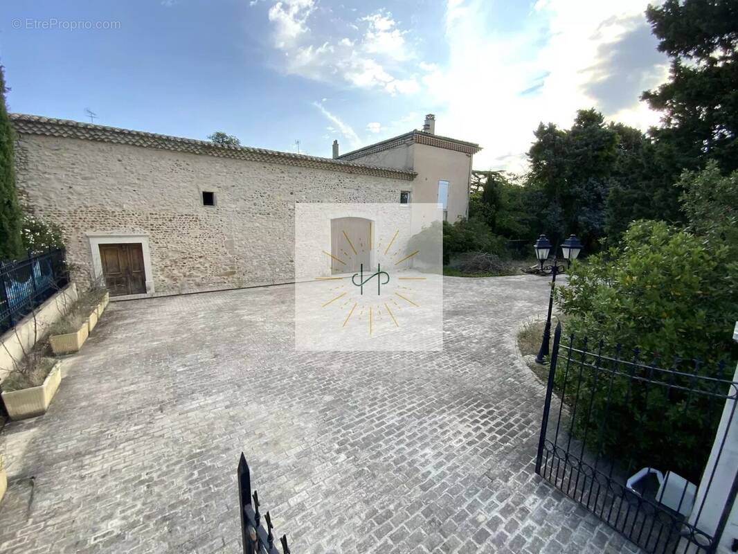 Maison à MONTELIMAR