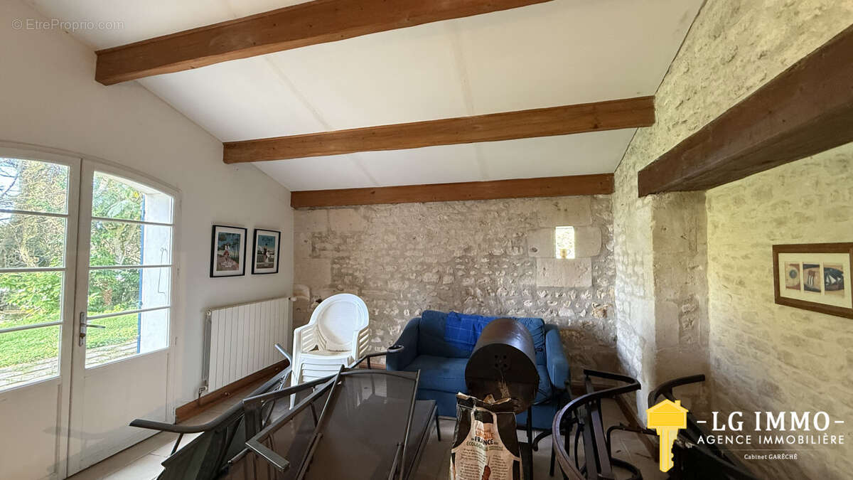 Maison à MORTAGNE-SUR-GIRONDE
