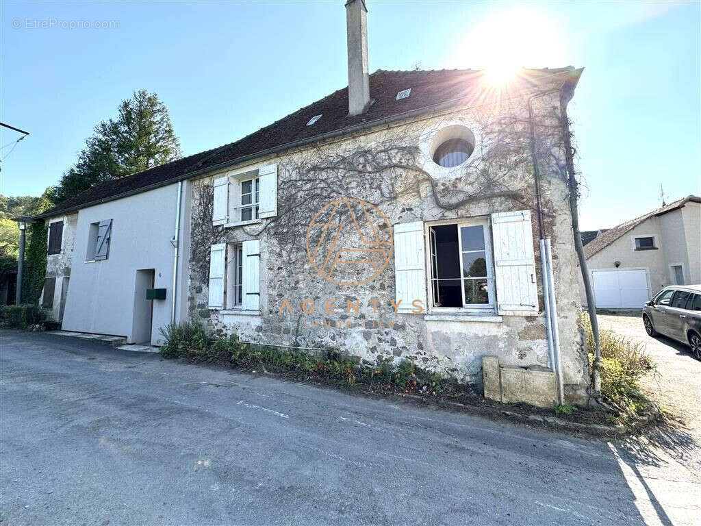 Maison à NOGENTEL