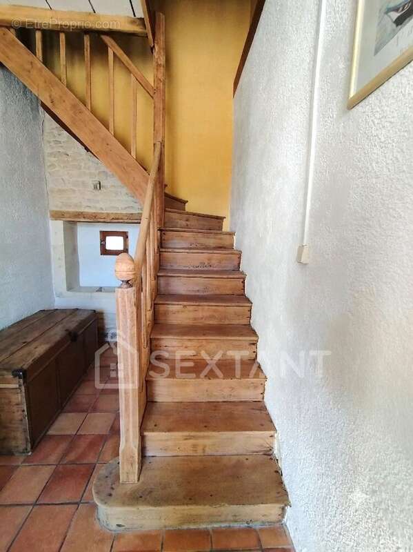 Charentaise de caractère  276 m² habitables  4 chambres  dépendances - photo 8