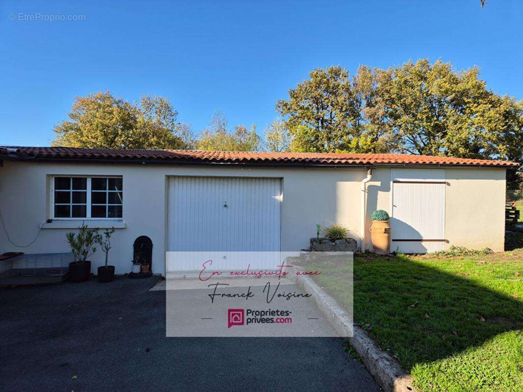 Maison à LES HERBIERS