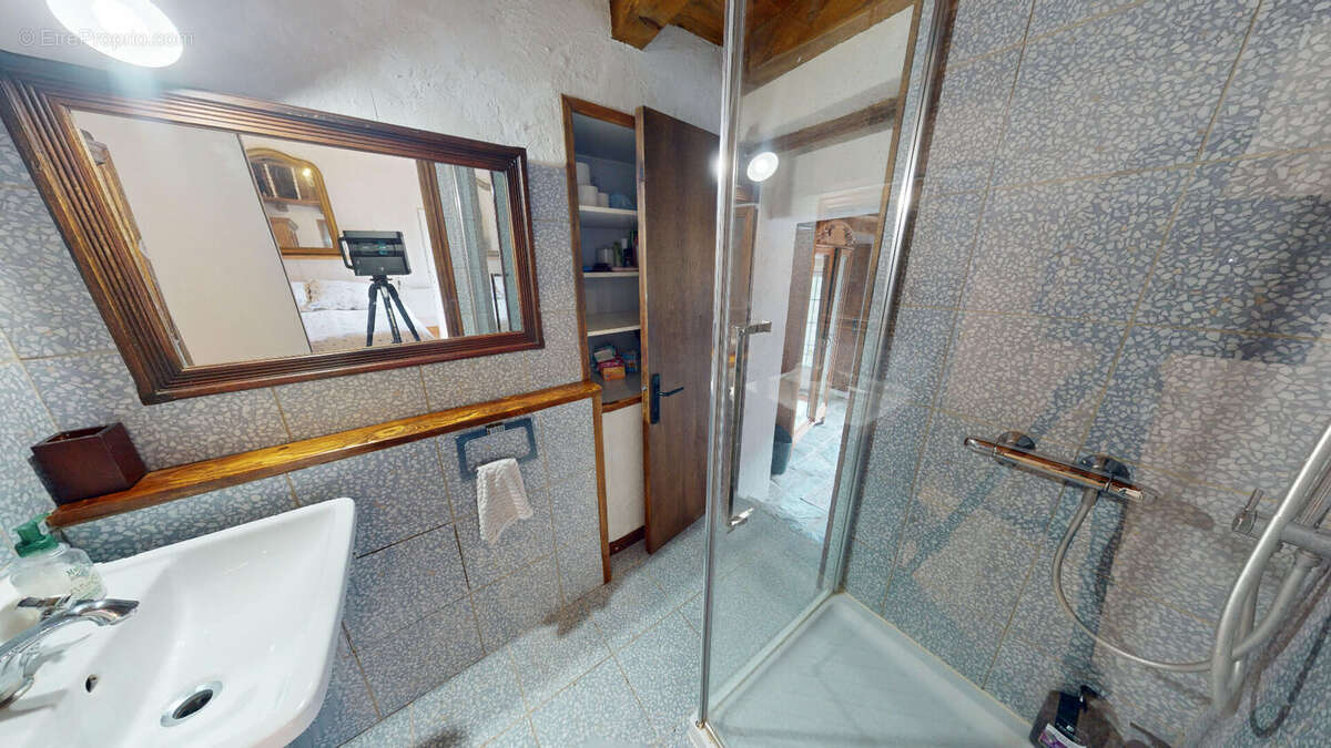 Maison à LESPINASSIERE