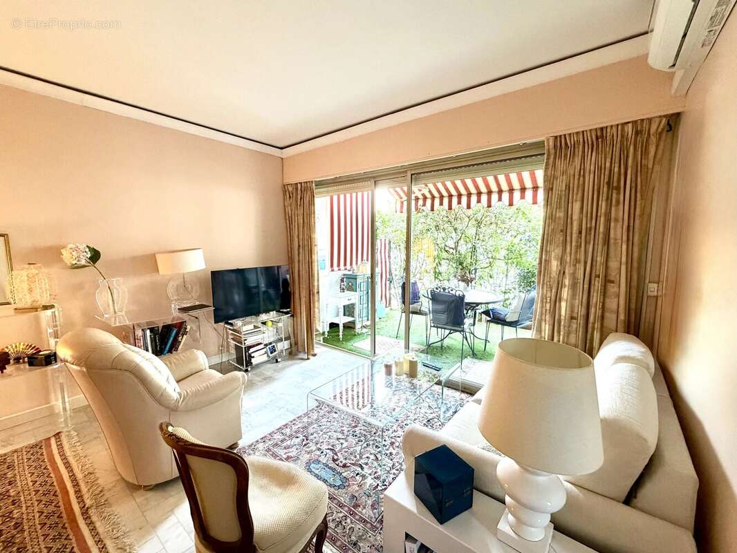 Appartement à ROQUEBRUNE-CAP-MARTIN
