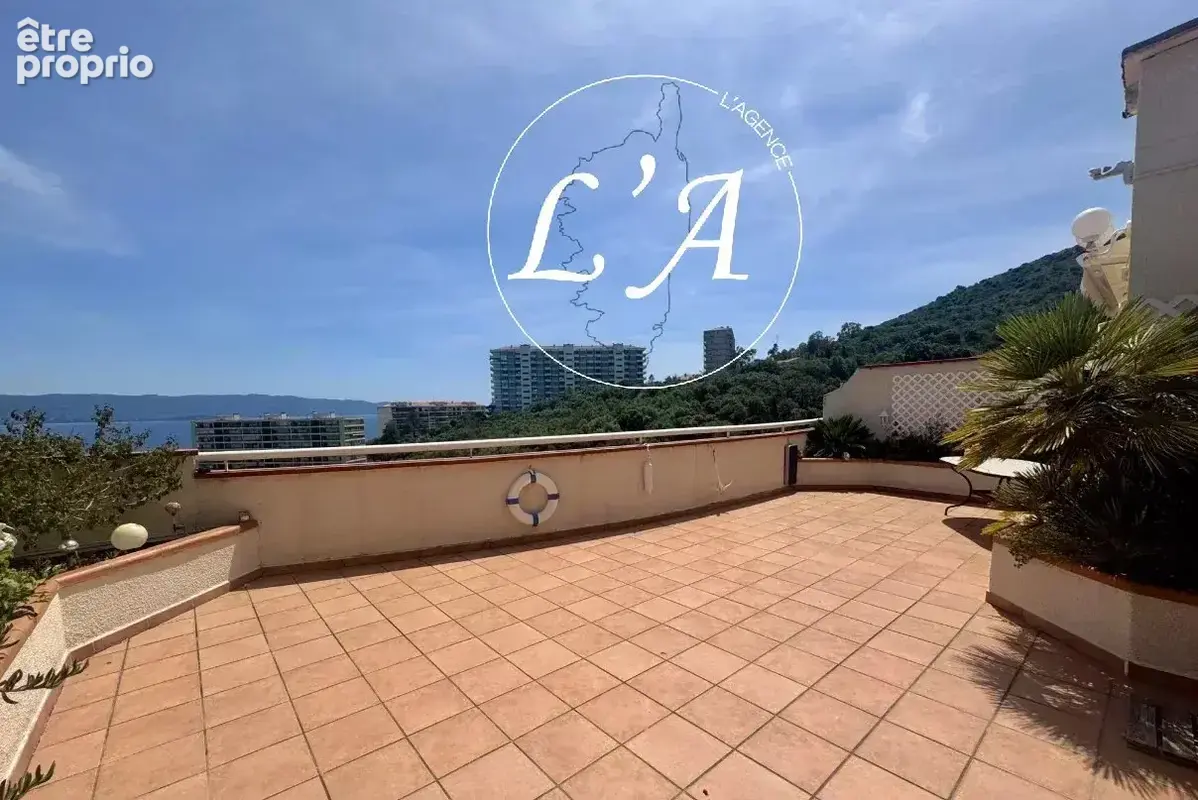 Duplex de standing en dernier étage – Triangle d’Or Ajaccio – Vue mer, terrasses, suite parentale - photo 6