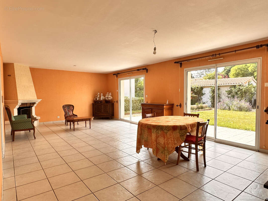 Maison à NEUVILLE-DE-POITOU