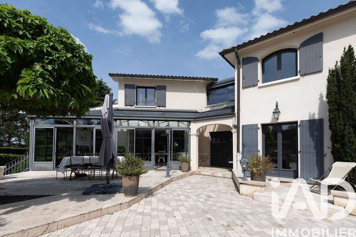 Photo 3 - Maison à LA TOUR-DE-SALVAGNY