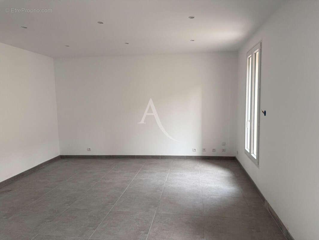 Appartement à GINASSERVIS