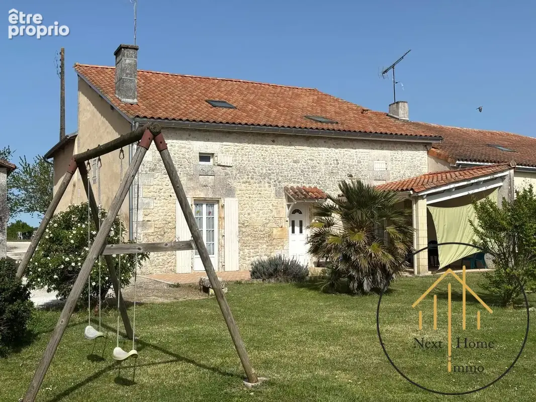 Maison à COURGEAC