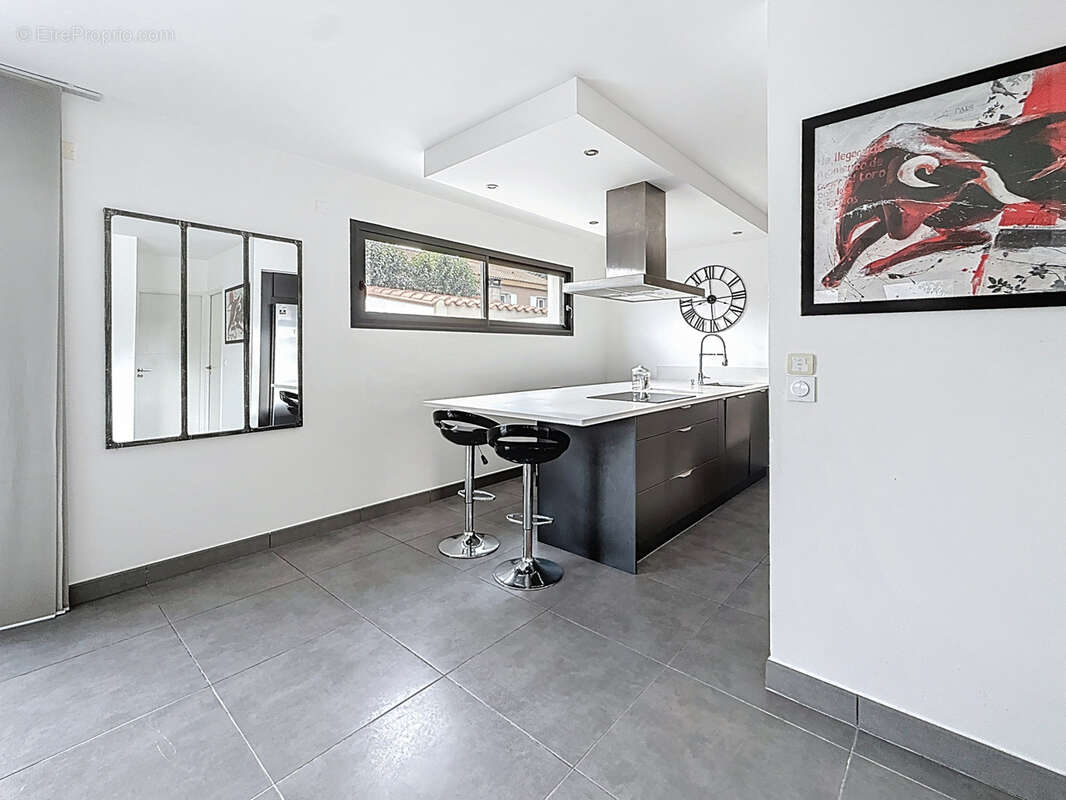 Maison à PEZILLA-LA-RIVIERE