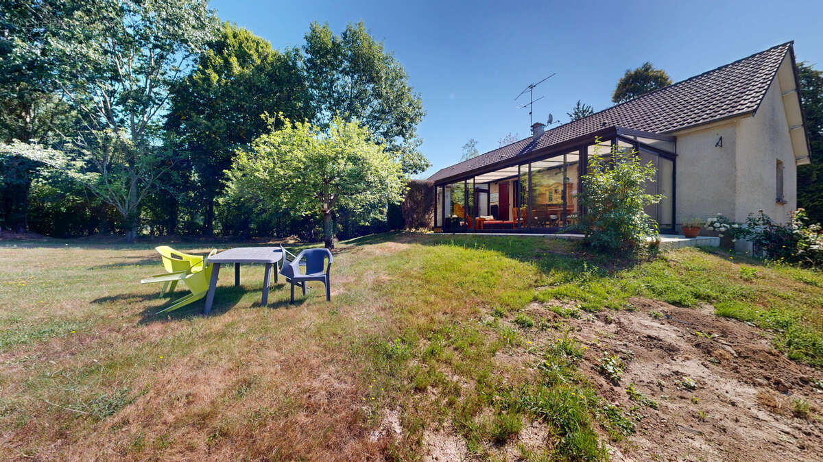 Maison familiale avec vie de plain-pied   192 m2   4 chambres   Terrain de 2 852 m2 - photo 25