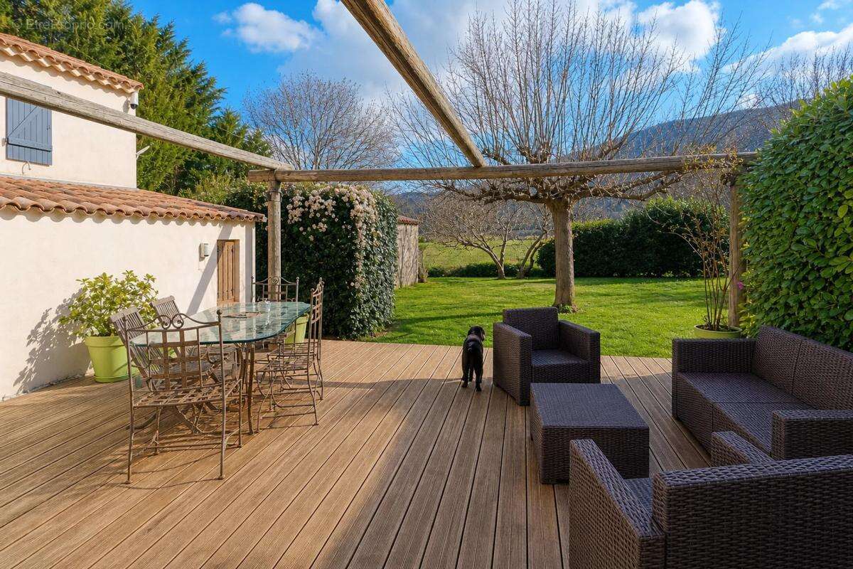 Maison 5 pièces avec gîte et grand terrain à Brignoles - photo 4