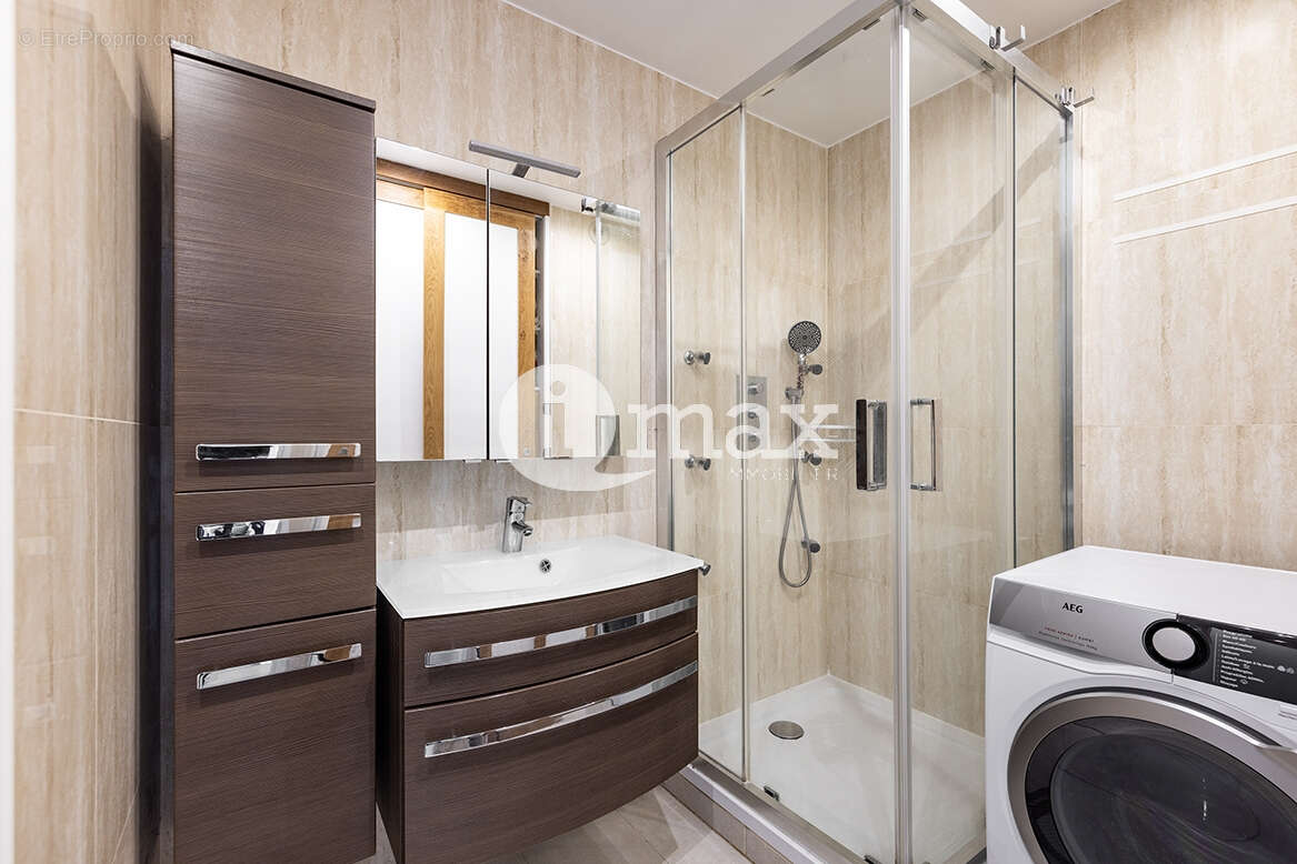 Appartement à LEVALLOIS-PERRET