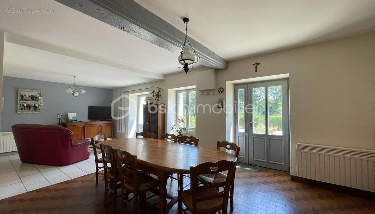 À 10 minutes de vitré (35500) – longère en pierre du xixe au potentiel exceptionnel - photo 4