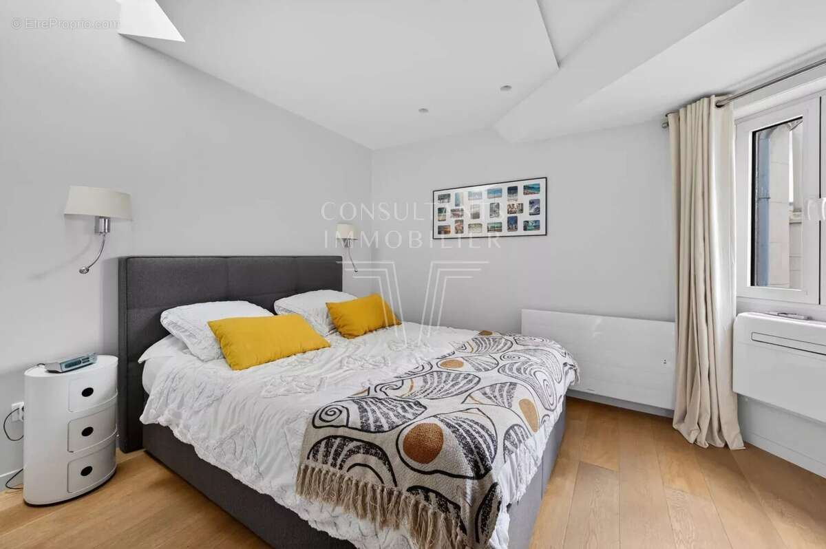 Appartement à PARIS-7E