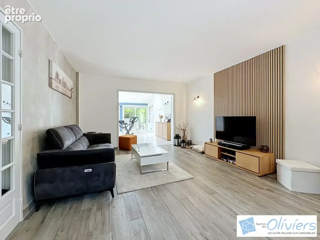 Maison 121 m² à Voisins-Le-Bretonneux  - photo 2