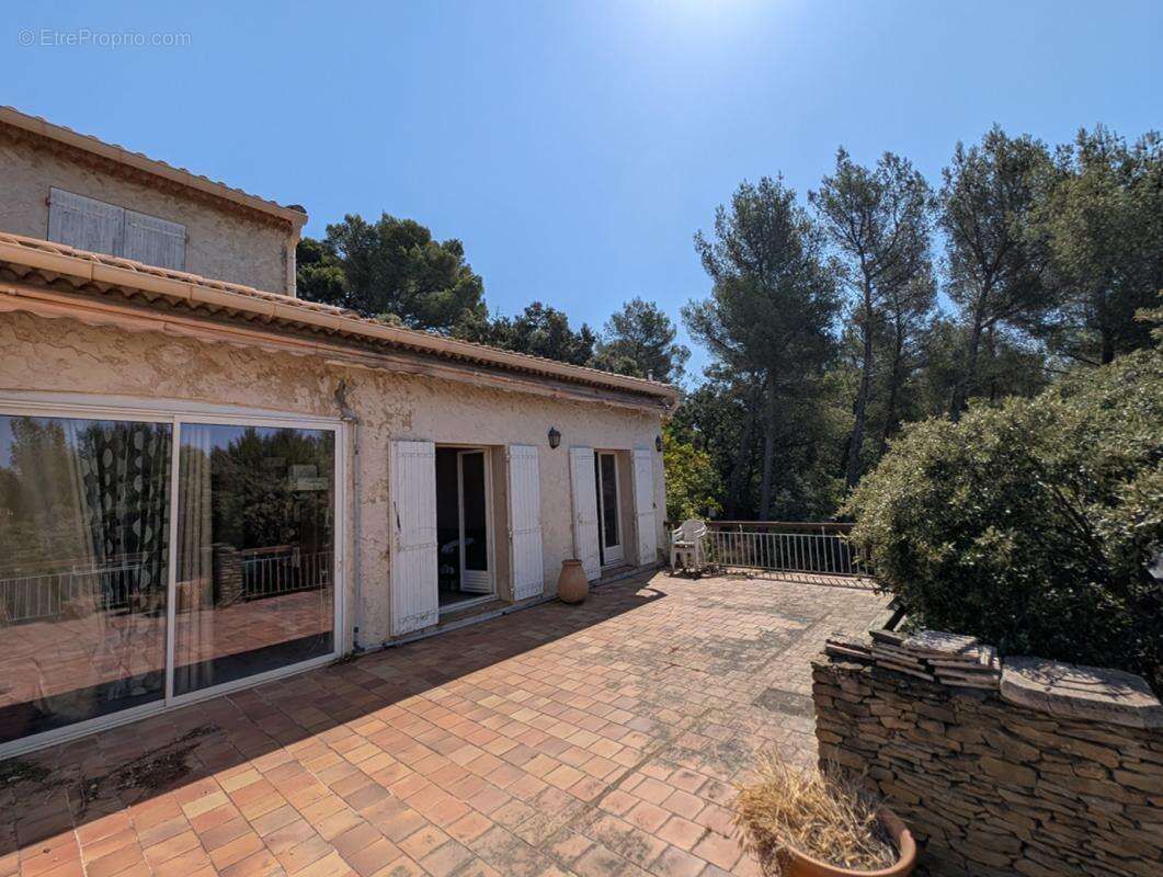 Maison 294 m² à Marseille-12e  - photo 3