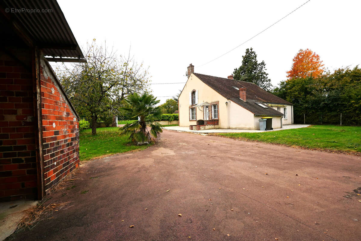 Maison à CHEVRY-SOUS-LE-BIGNON