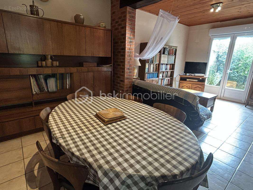 Maison à PONTFAVERGER-MORONVILLIERS