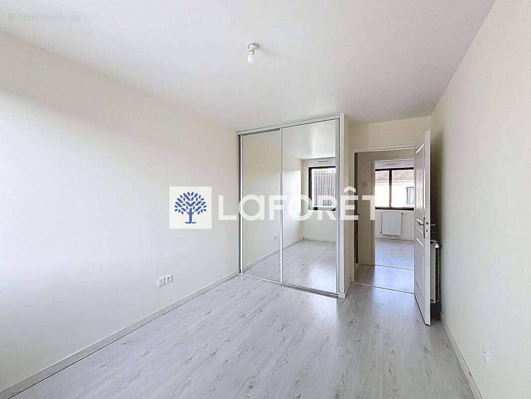 Maison à SAINT-NOM-LA-BRETECHE