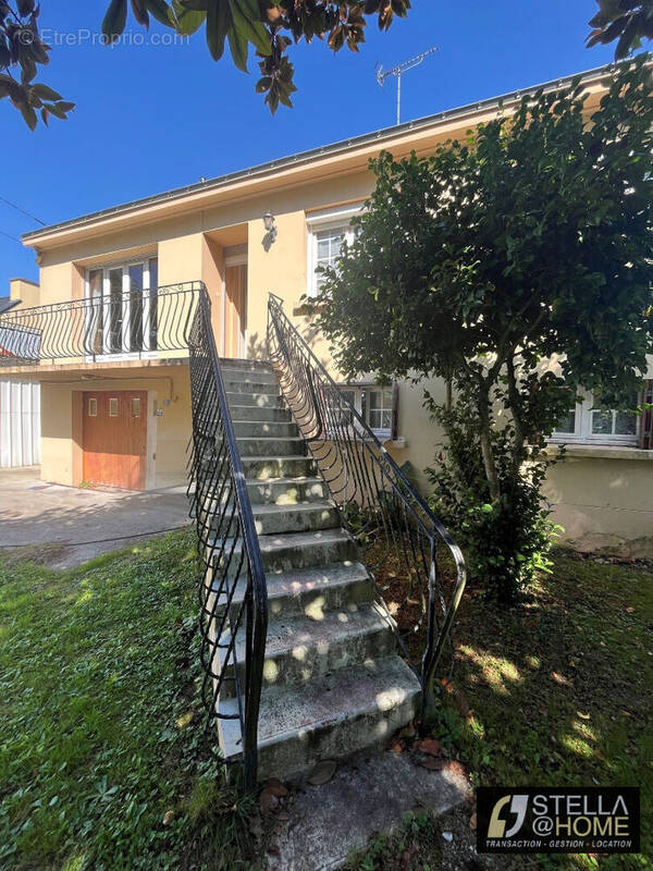 Maison à LA CHAPELLE-DES-MARAIS