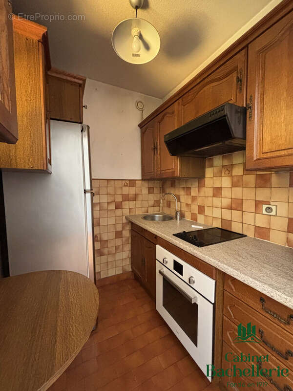 Appartement à MARSEILLE-4E