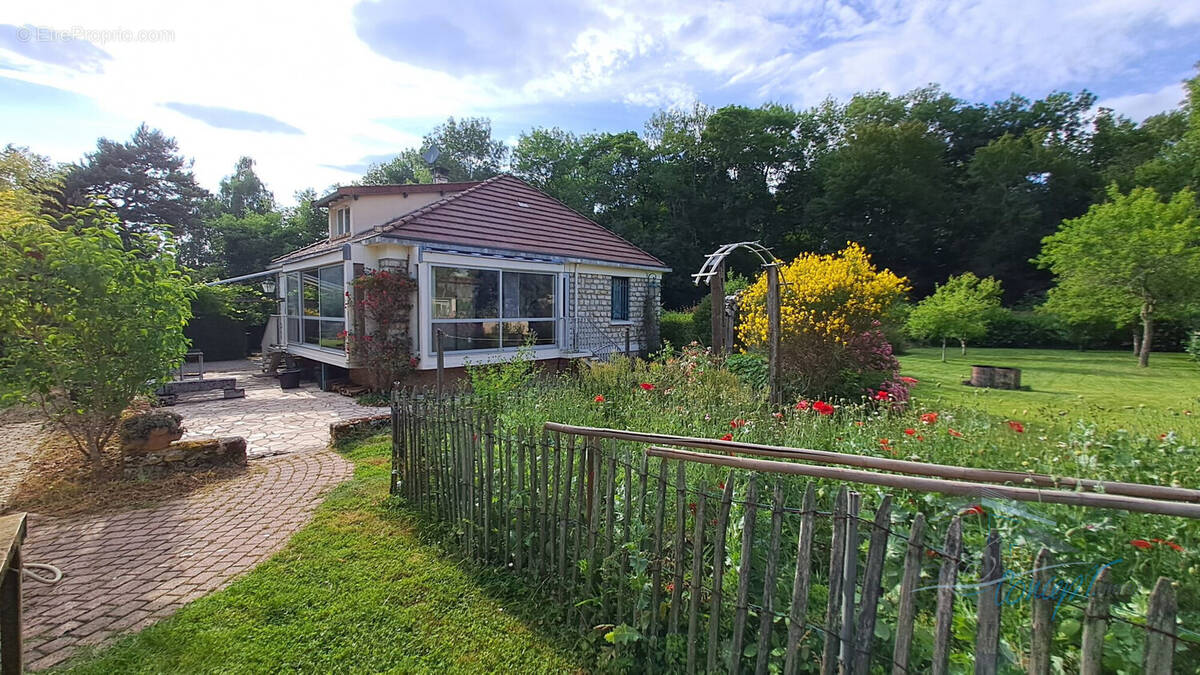 Maison à JANVILLE-SUR-JUINE