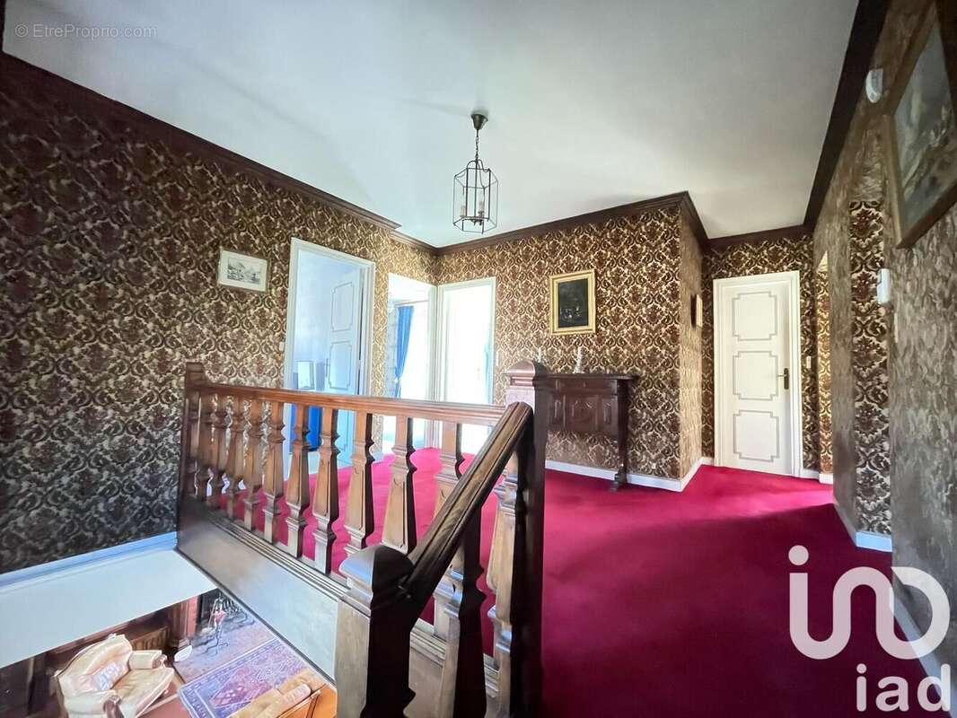 Maison 208 m² à Chennevieres-Sur-Marne  - photo 8