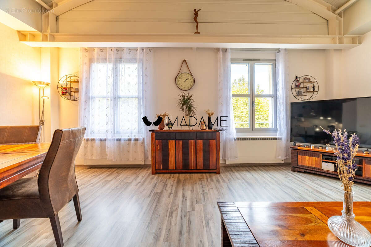 Appartement à RIVES