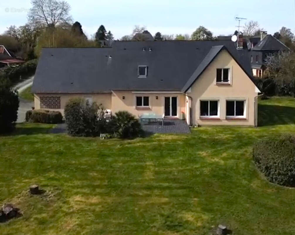 Maison à EQUEMAUVILLE