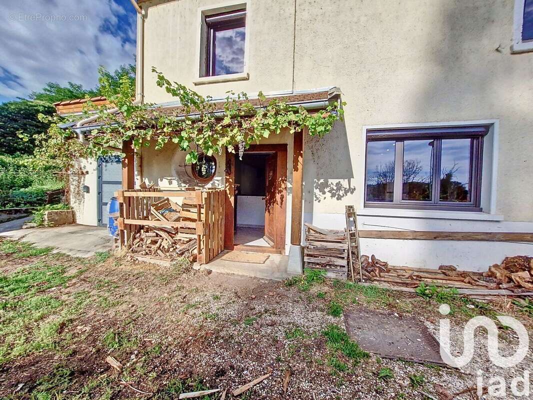 Maison 191 m² à Chavanoz  - photo 5