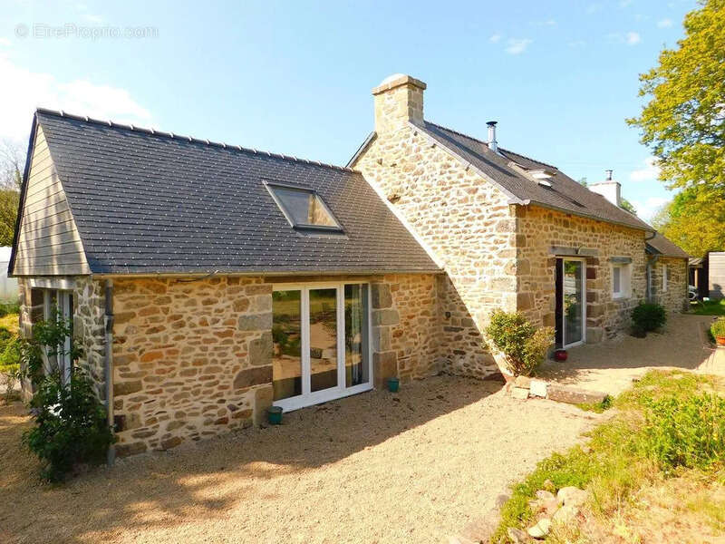 Maison à MELLIONNEC