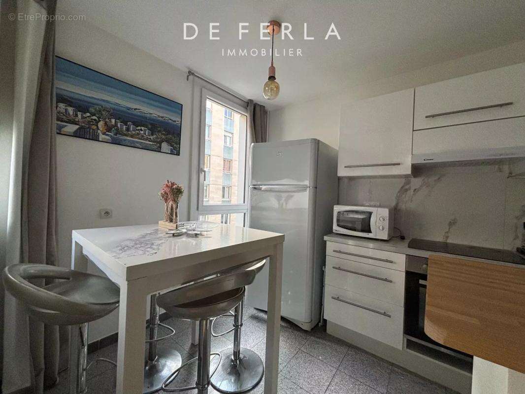 Appartement à PARIS-14E