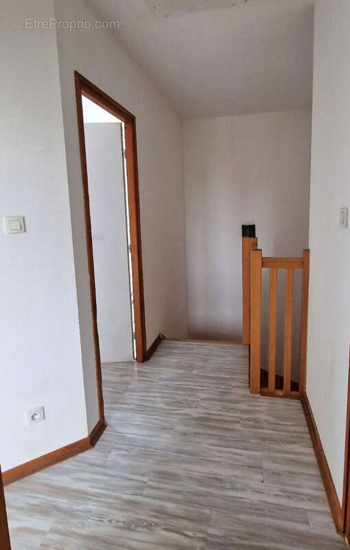 Appartement à FRASNE