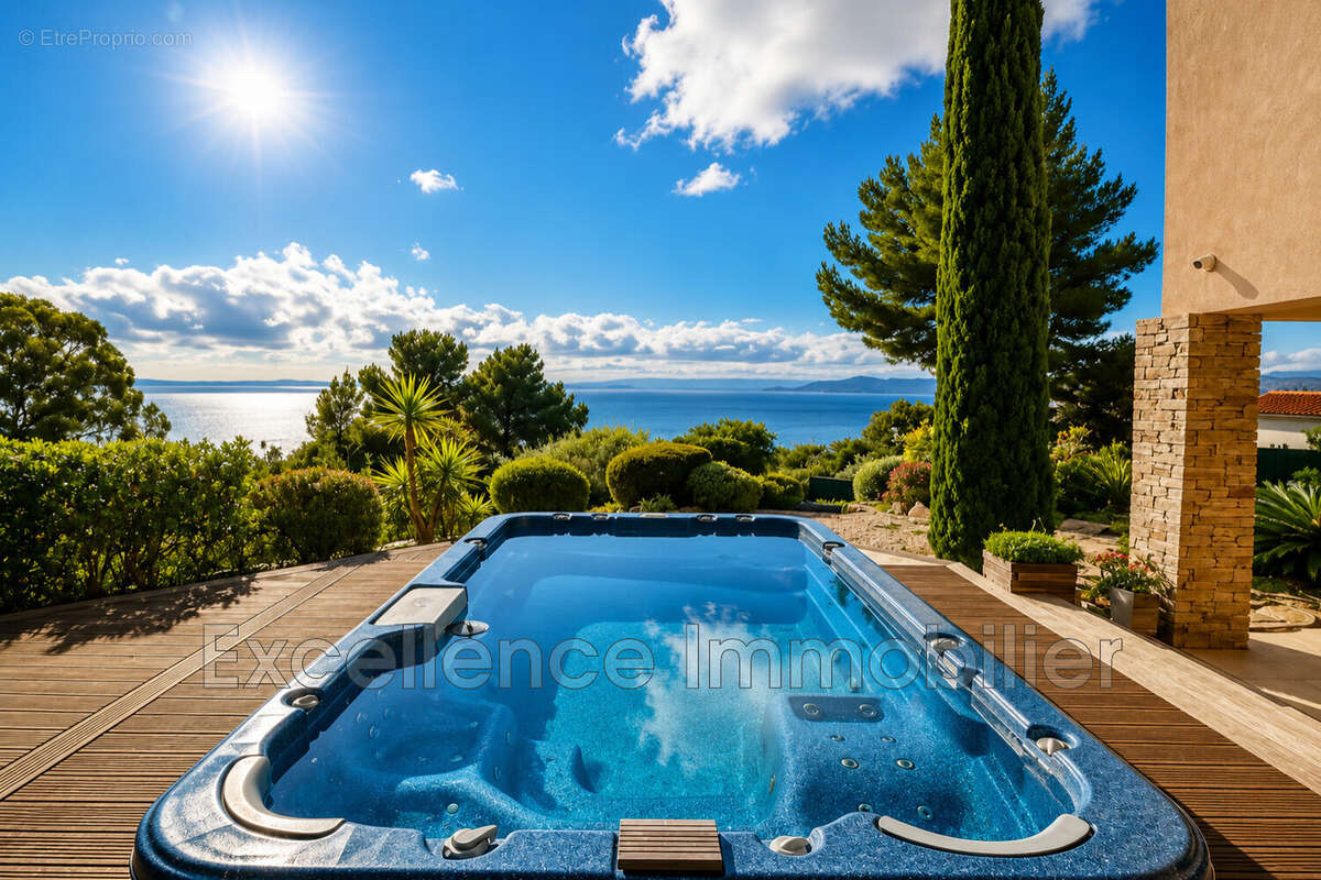 Maison 242 m² à Le Lavandou  - photo 3