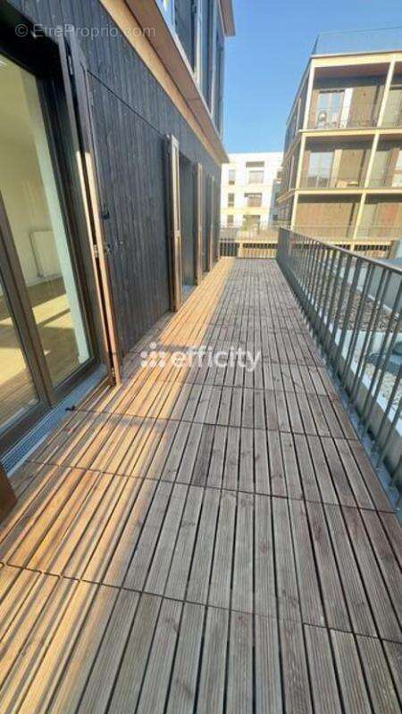 Appartement à NANTERRE