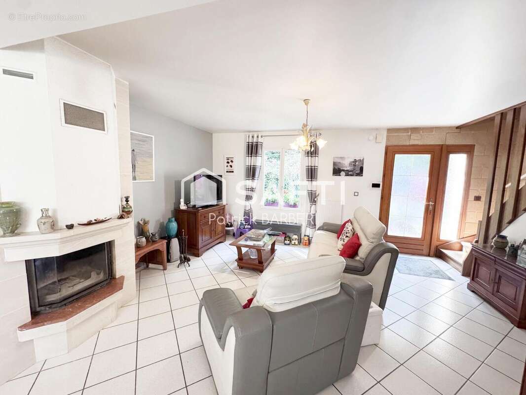 Photo 2 - Maison à MENUCOURT
