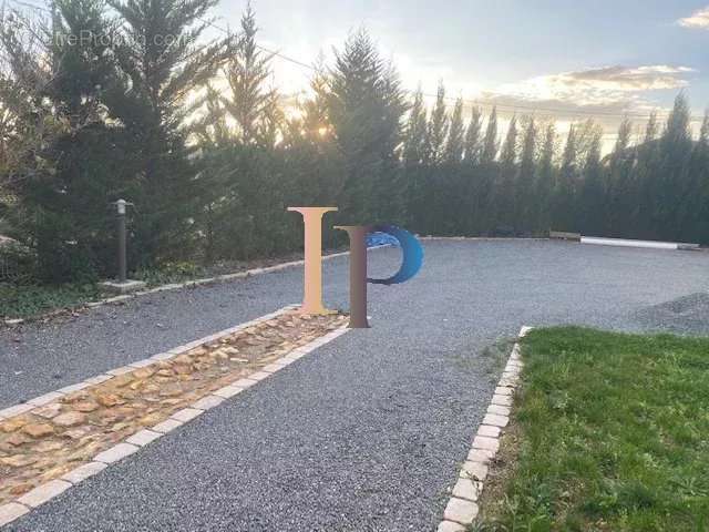 Maison à POUILLY-SOUS-CHARLIEU