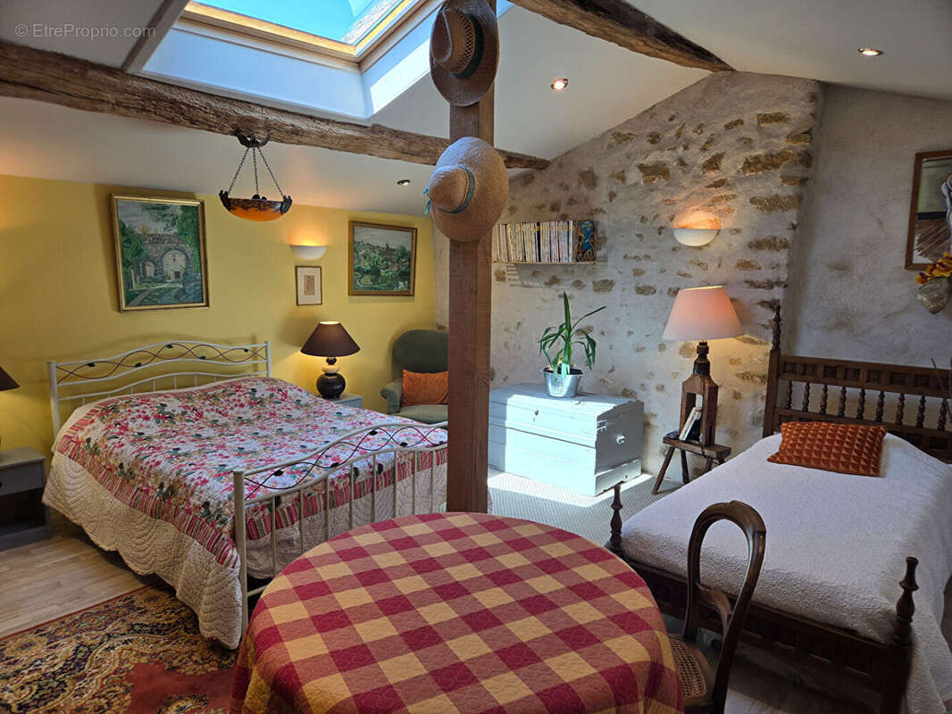 Maison à BLANZAC