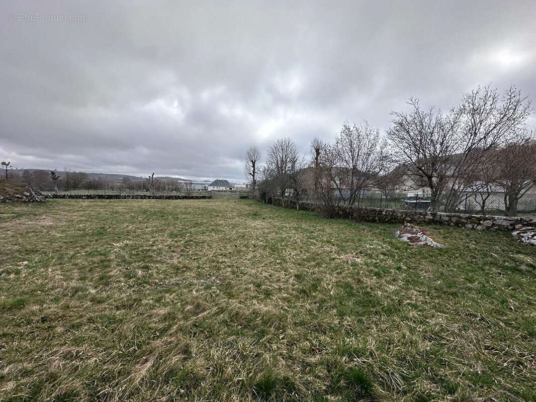 Appartement à SAINT-REMY-DE-CHAUDES-AIGUES