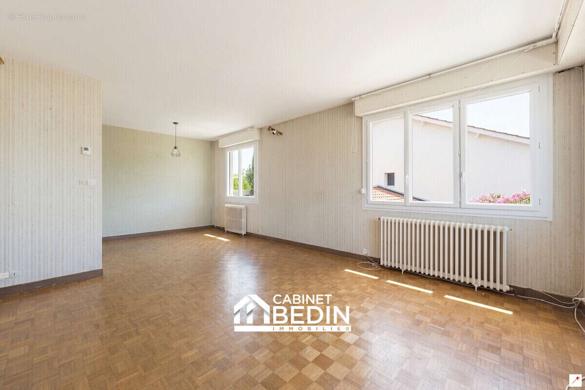 Maison 110 m² à Merignac  - photo 2