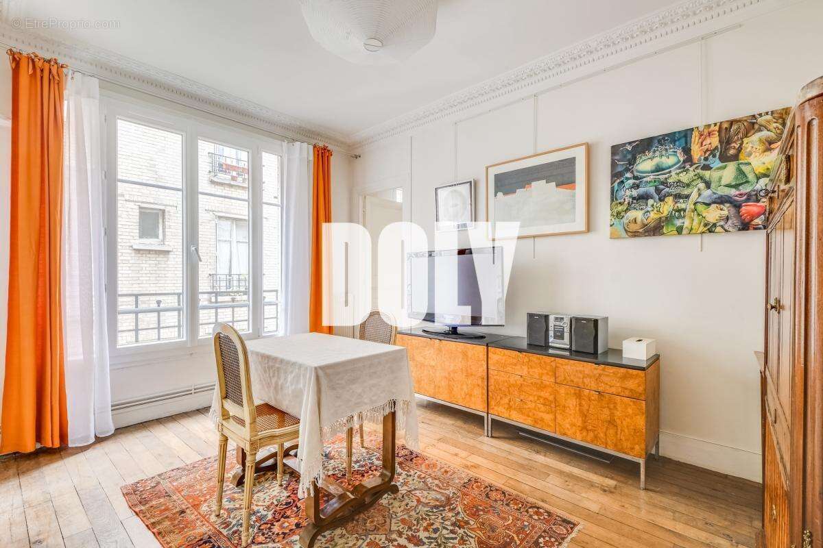 Appartement à PARIS-18E