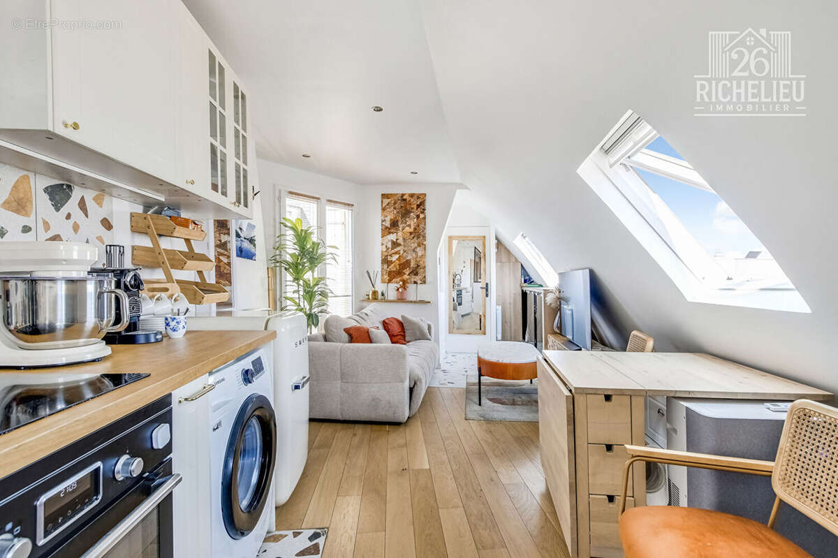 Paris 1er-Saint honoré, Pont Neuf.Appartement deux pièces 39m2 de charme - photo 7