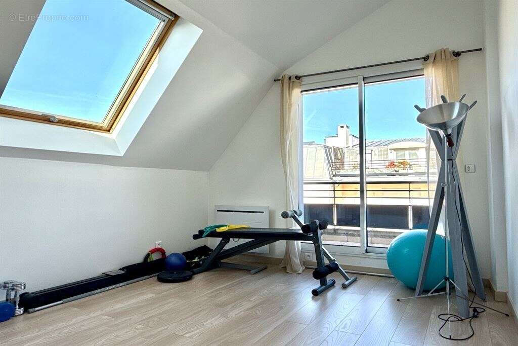 Maison à ISSY-LES-MOULINEAUX