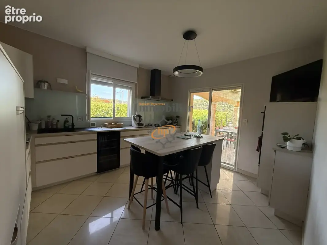 Vente Maison avec piscine de 178m2 à SAINT AFFRIQUE - photo 7