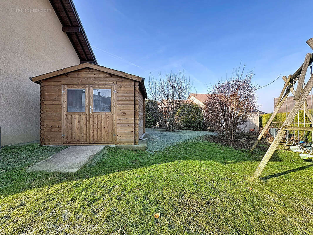 Maison à LA ROCHE-SUR-FORON