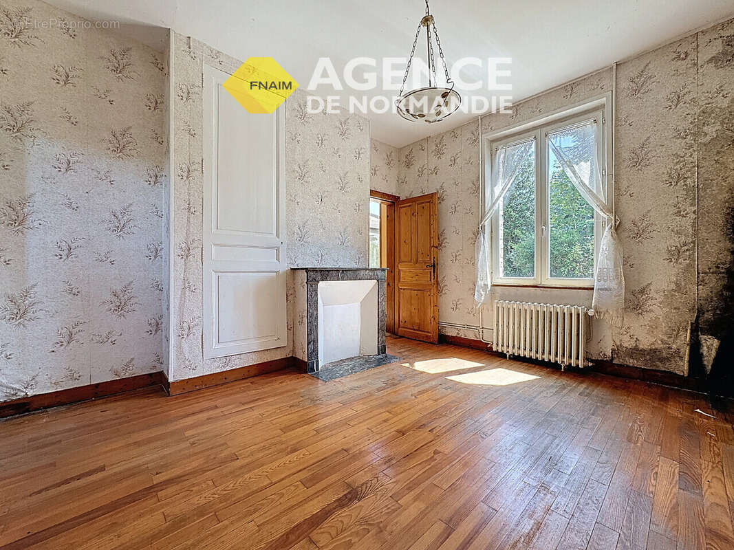 Maison à MONTREUIL-L&#039;ARGILLE